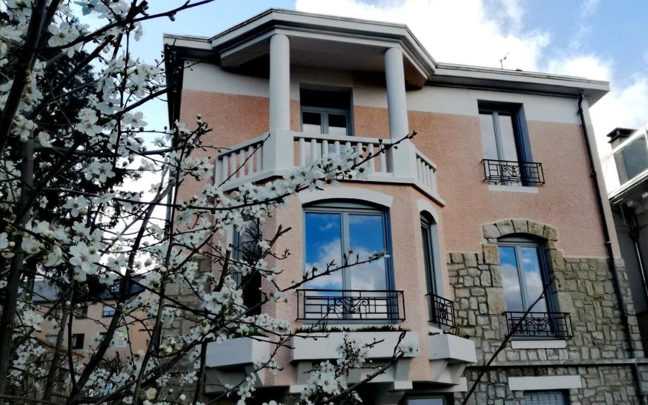 Le Bompard 50 M2 Art Déco Plein Centre Avec Jardin
